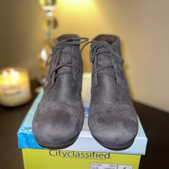 City Classified Lace Up Shootie - Picture 4 of 7